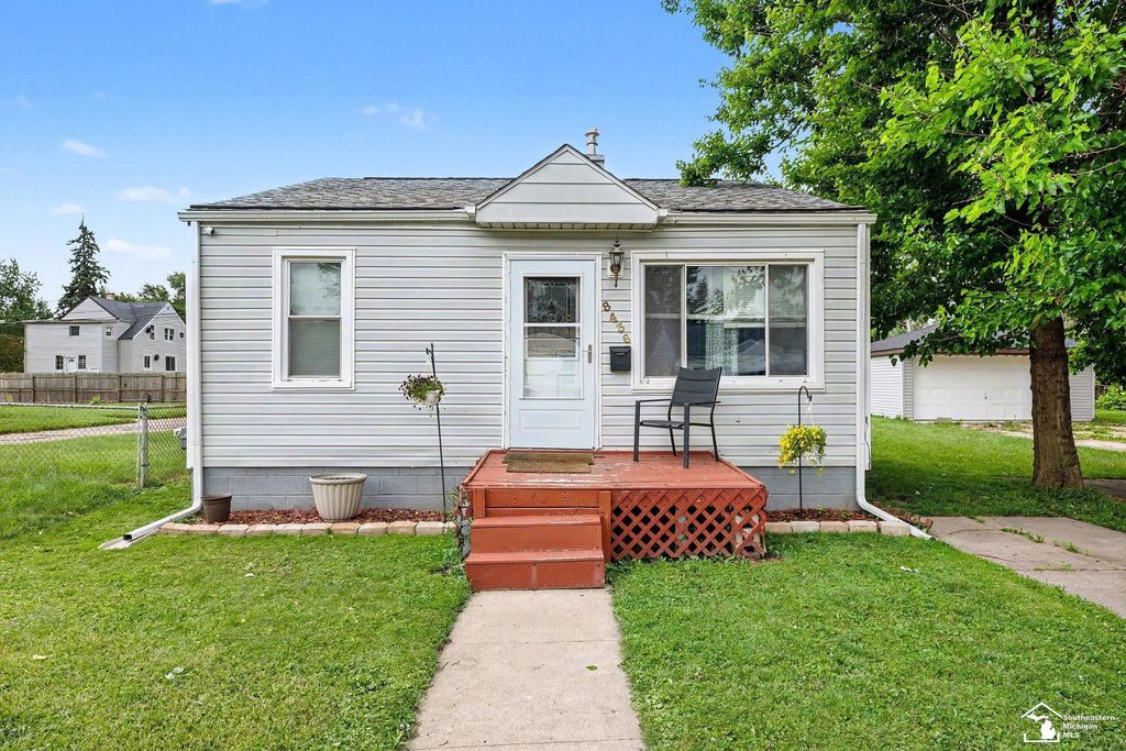 8436 Prospect Ave, Warren city