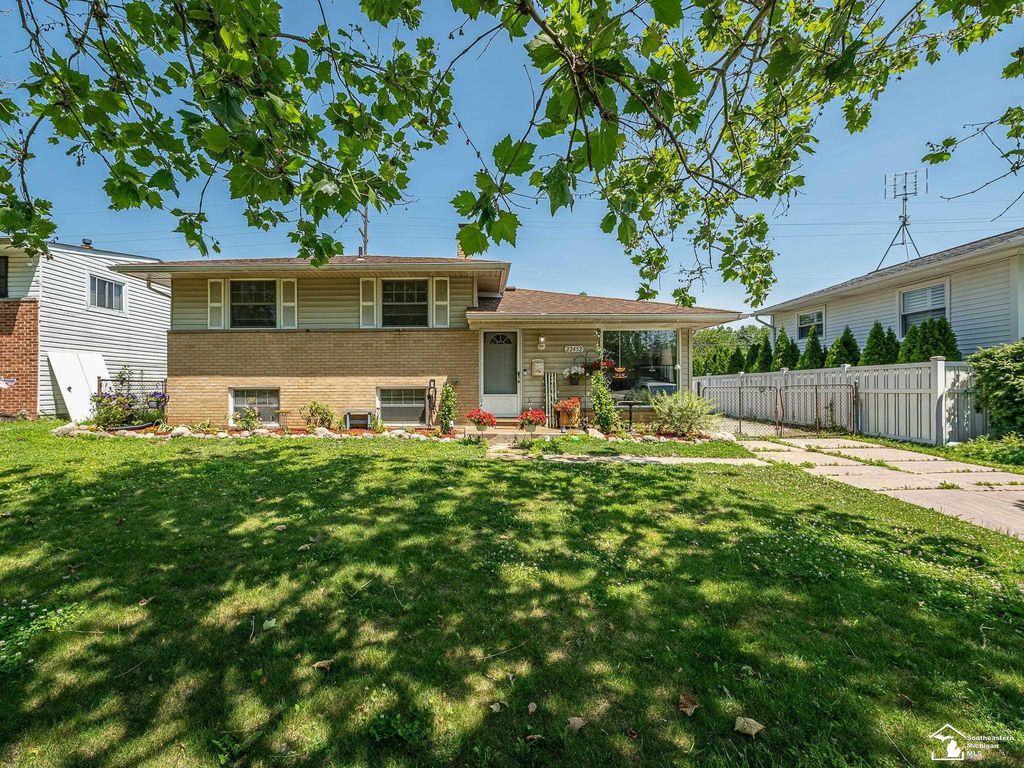22452 Candace St, Rockwood city