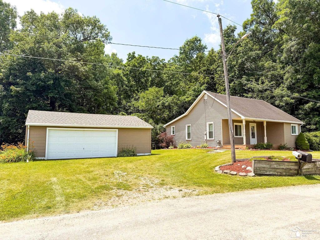 1051 Elm St, Rollin township