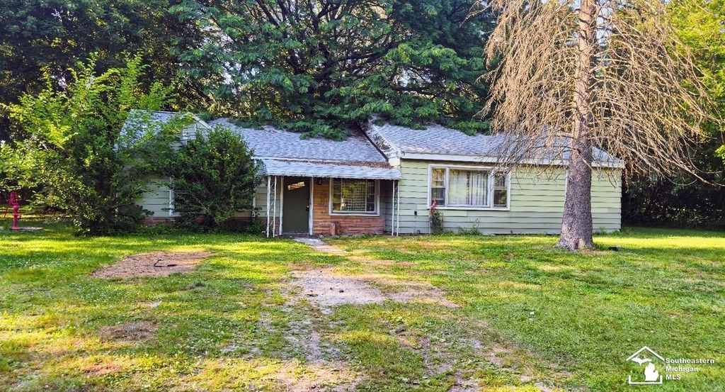 2920 First St, La Salle township