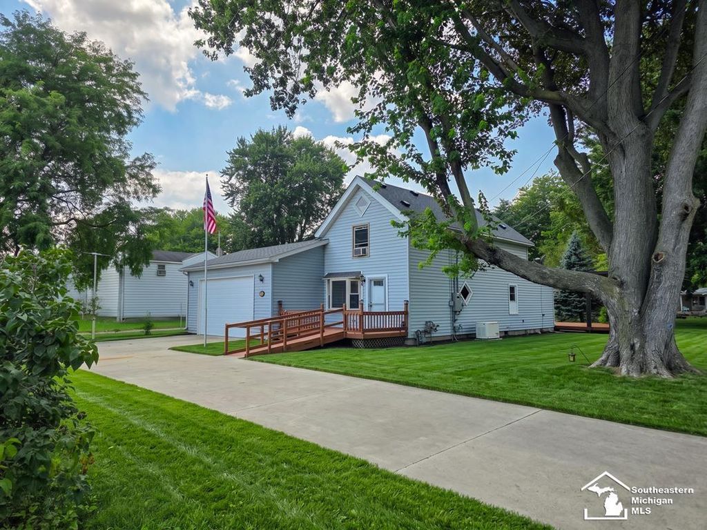11113 Harold Dr, Luna Pier city