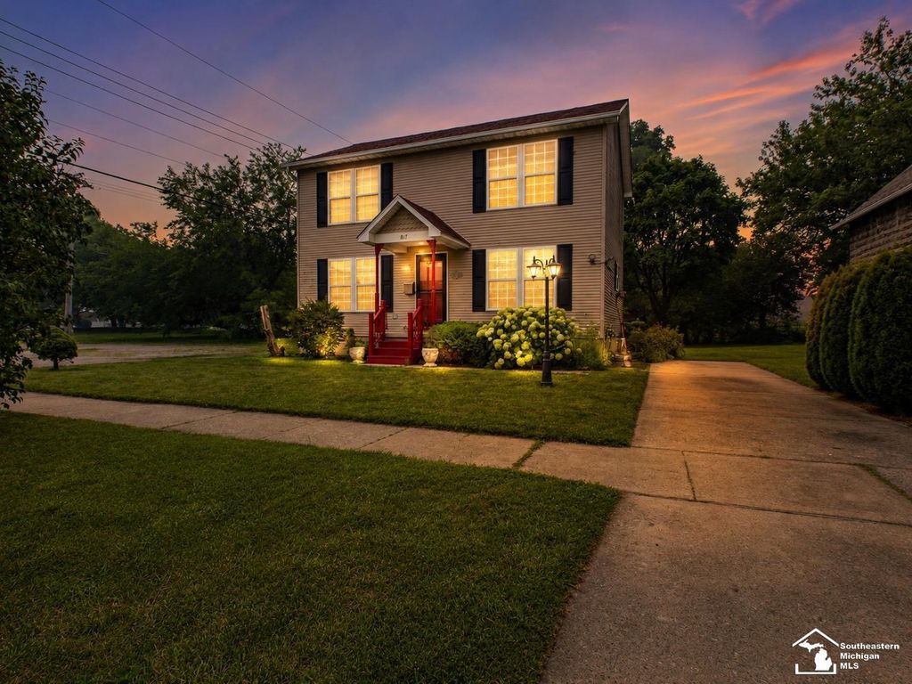 817 W 5th St, Monroe charter township