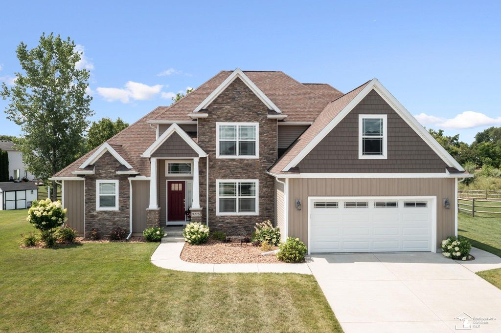 9275 Village Meadows Dr, Bedford township