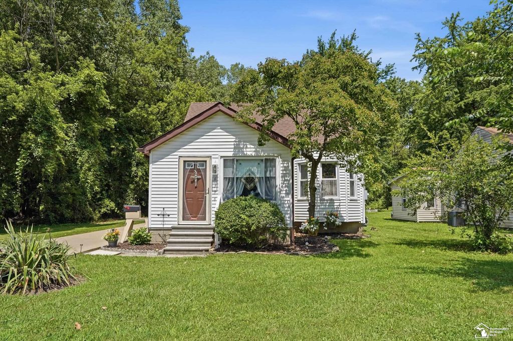 26396 Sibley Rd, Brownstown charter township
