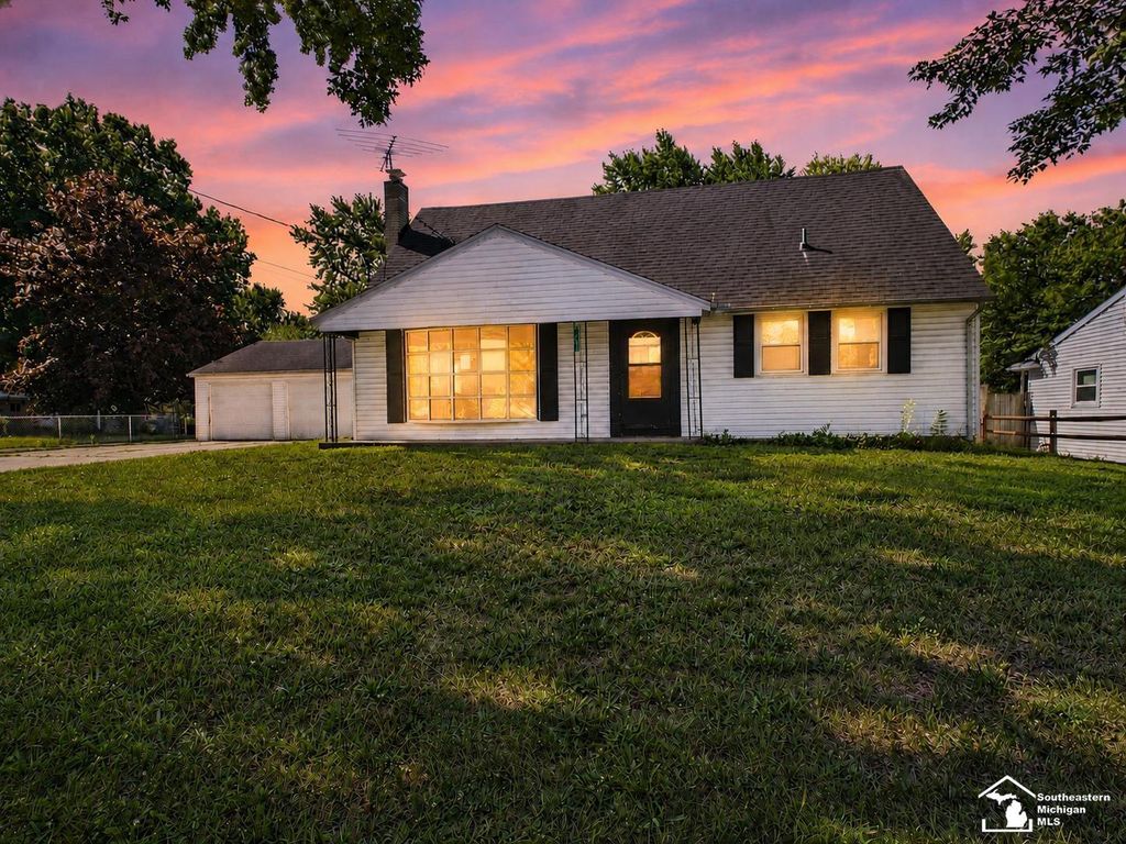 855 Mildred Ave, Bedford township