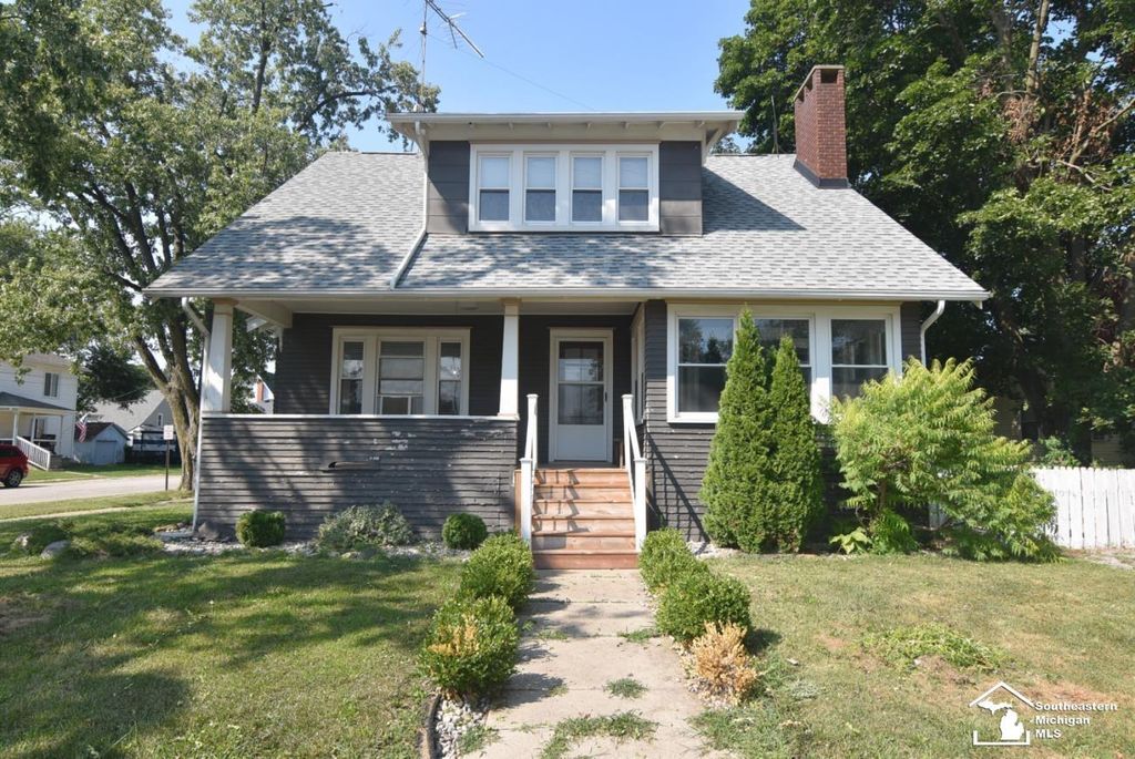 174 College Ave, Britton village