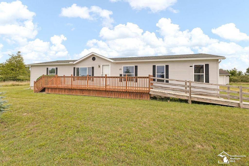 5445 Whaley Hwy, Dover township