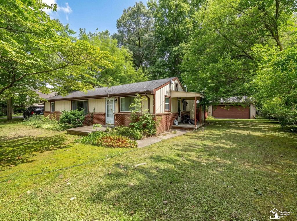3198 W Sterns Rd, Bedford township