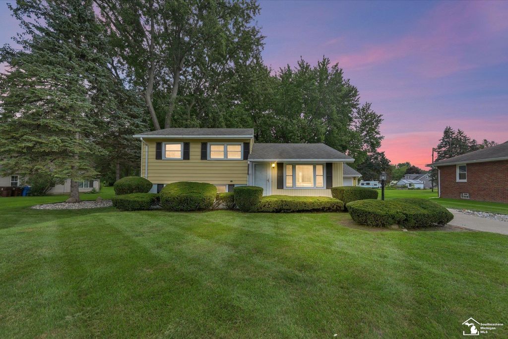 1960 Vivian Rd, Frenchtown township