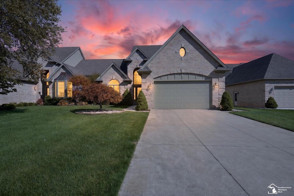 945 Saint James Park Ave, Monroe charter township