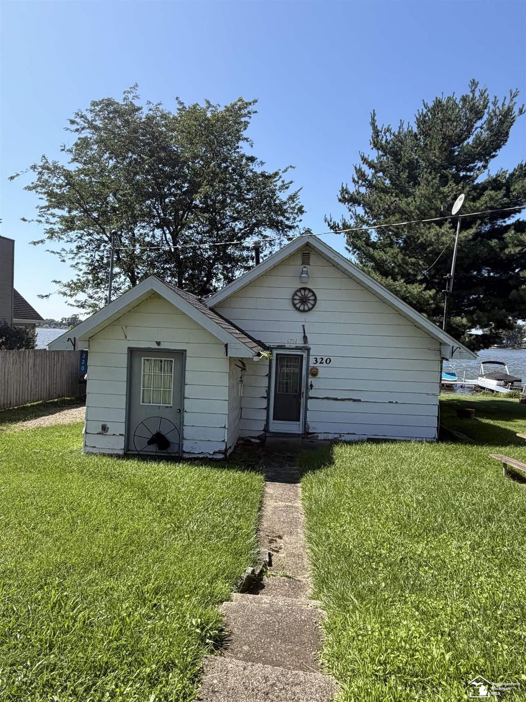 320 Lloyd Ln, Bronson city