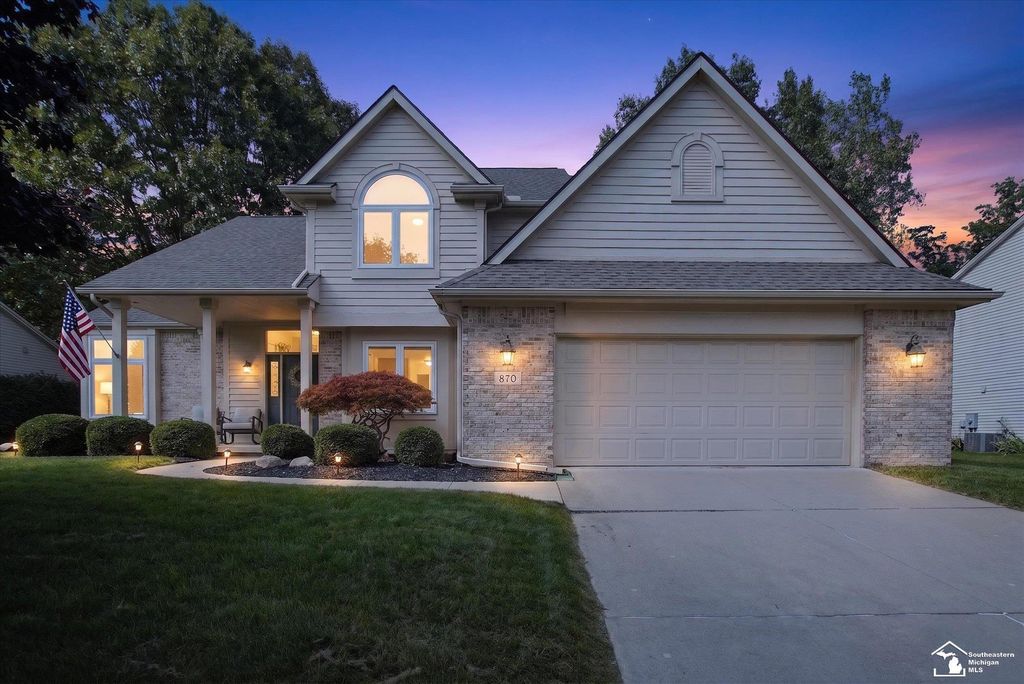 870 Hickory Creek Dr, Bedford township