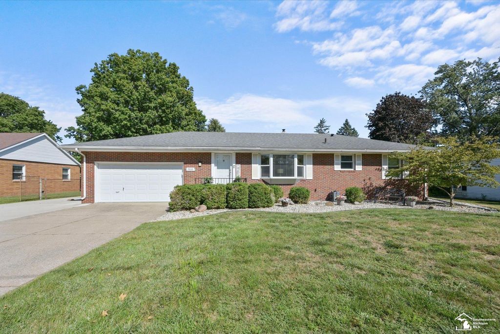 9032 Lawrence Dr, Unknown City