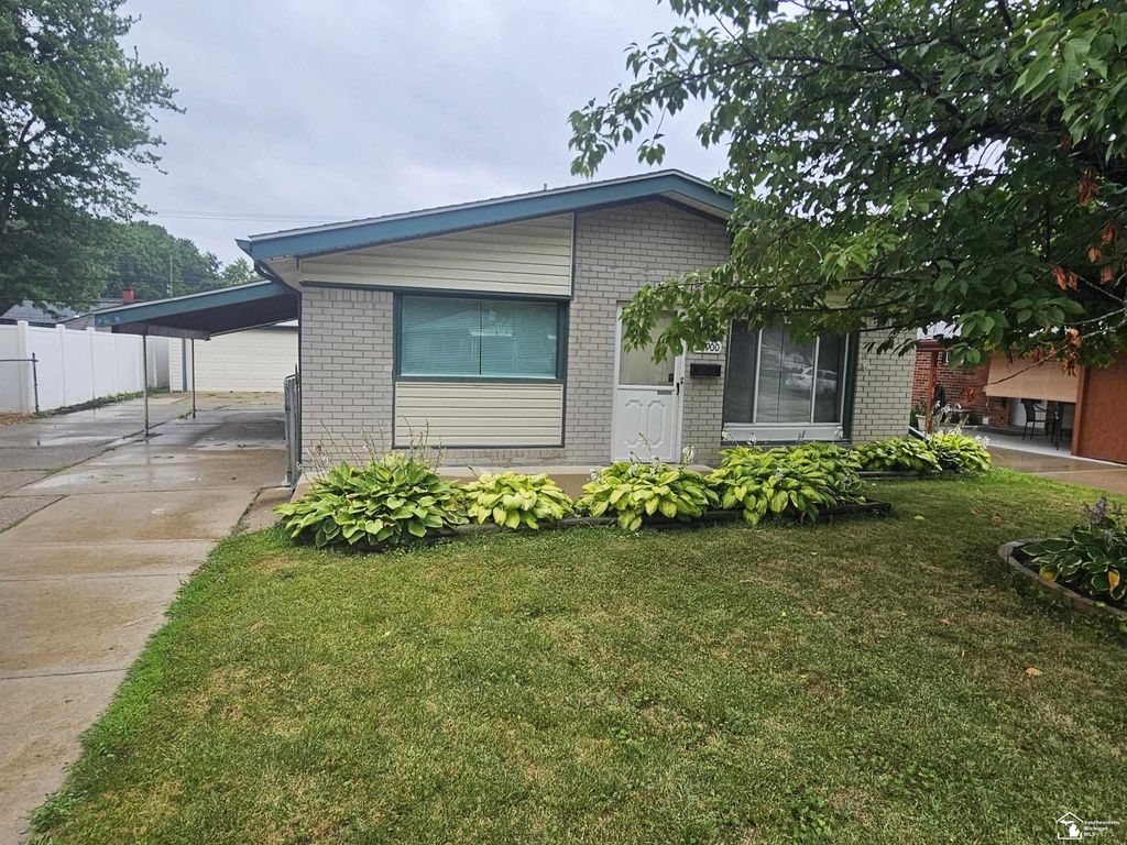 20900 Millard St, Taylor city