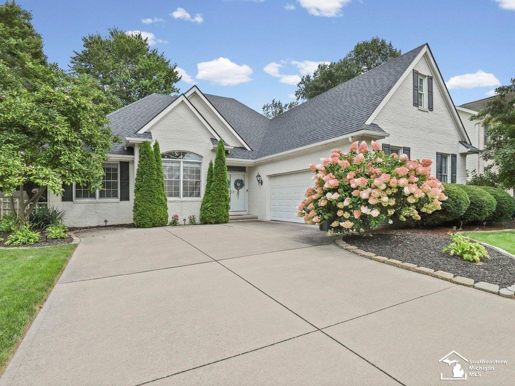 3498 Quail Hollow Dr, Bedford township