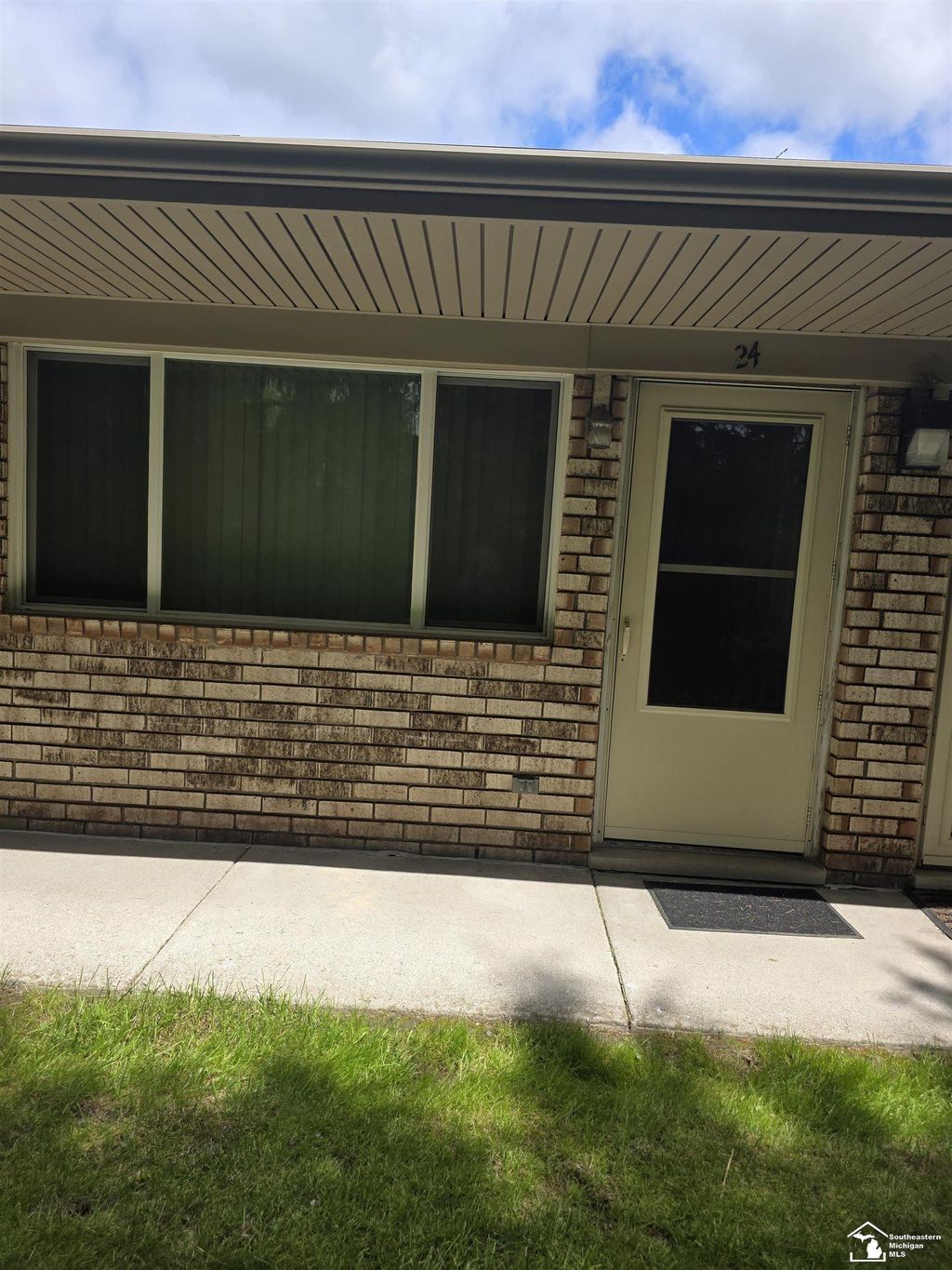 16034 Holz Dr, Southgate
