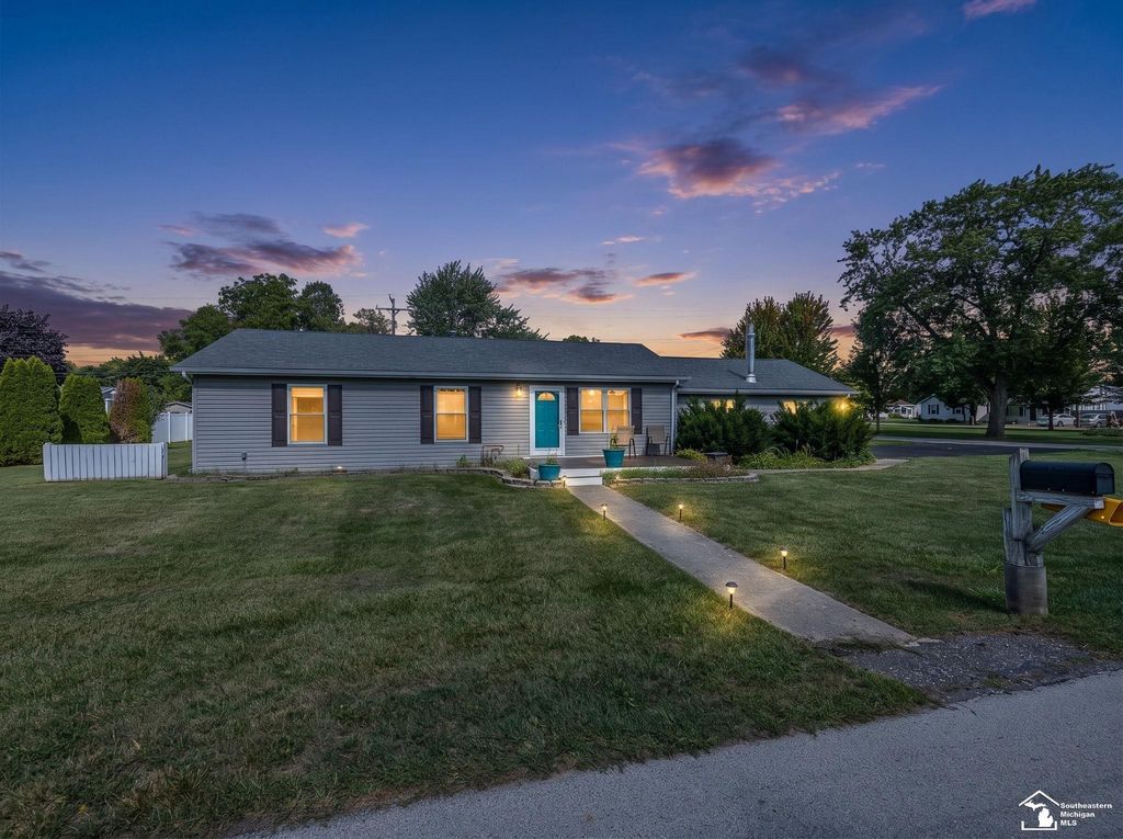 3255 Park Dr, Frenchtown township