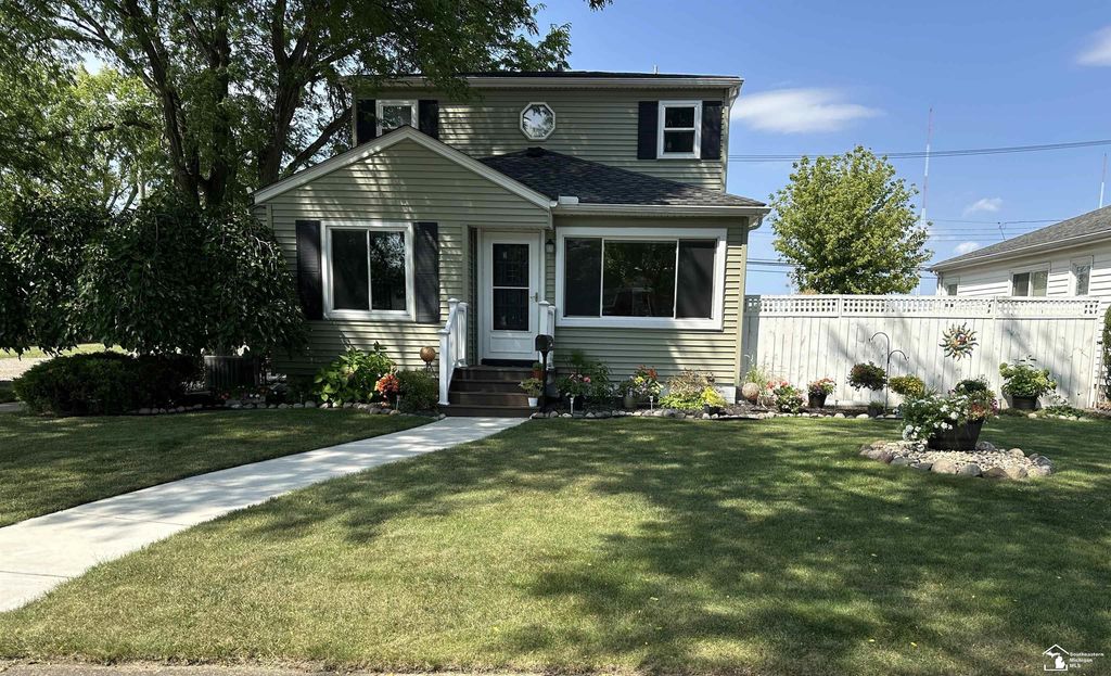 2198 Moran Ave, Lincoln Park city