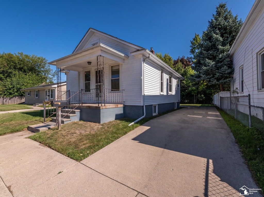 6 Long Ct, Monroe city