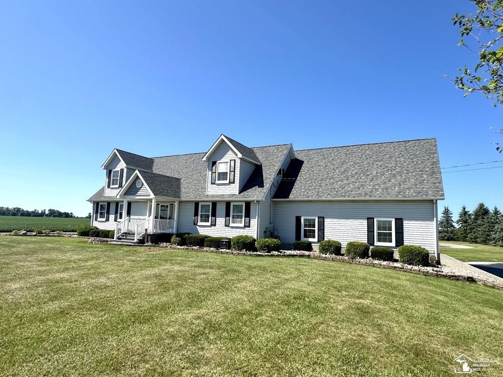 1844 N Wellsville Hwy, Raisin township