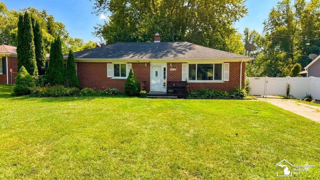 29521 West Rd, New Boston