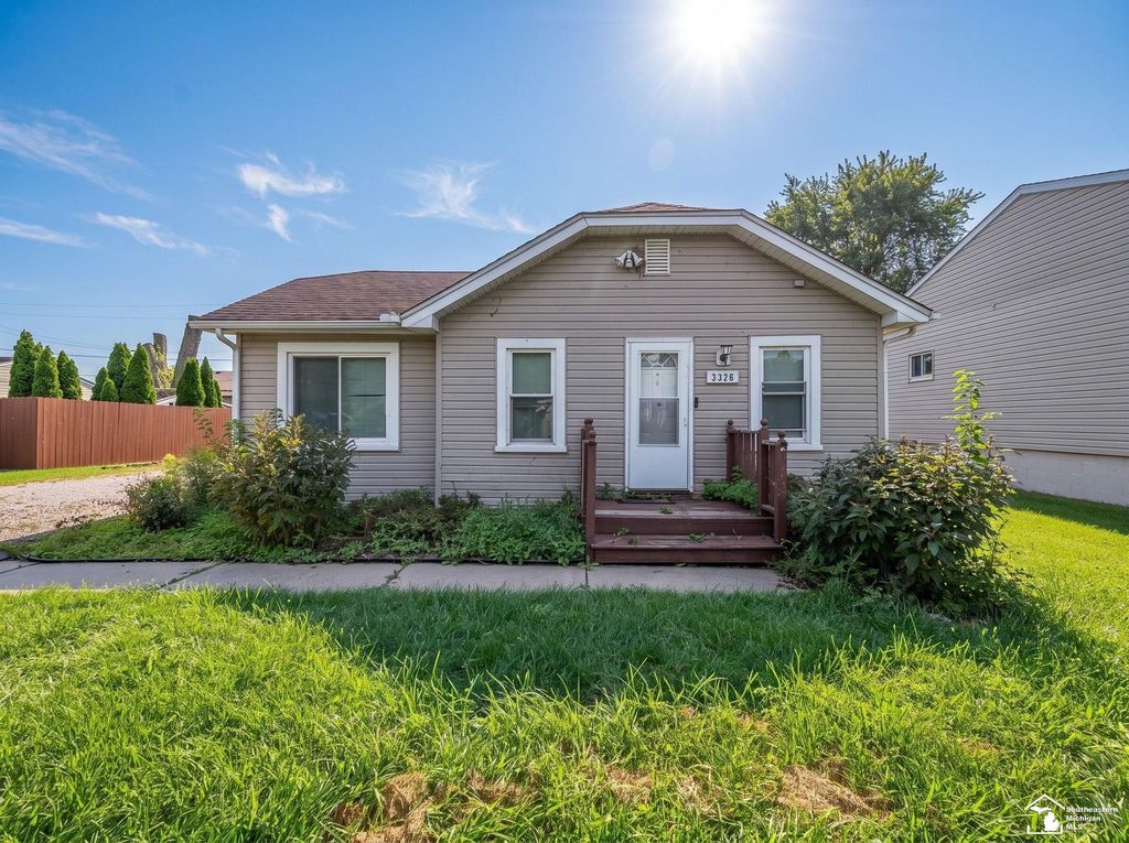 3326 10th St, Frenchtown township