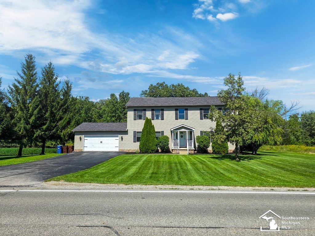 605 Nadeau Rd, Frenchtown township