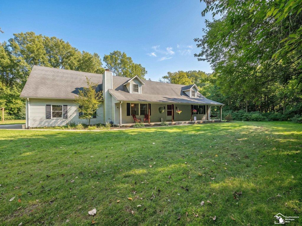 5825 Bacon Rd, Petersburg