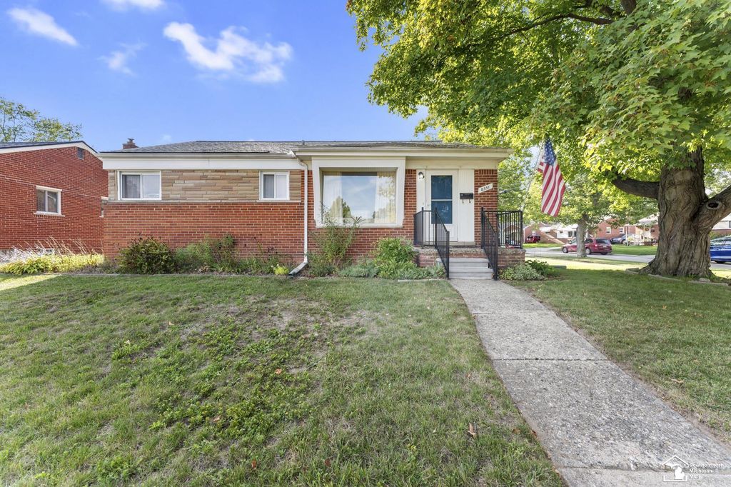 8551 Shari Dr, Westland
