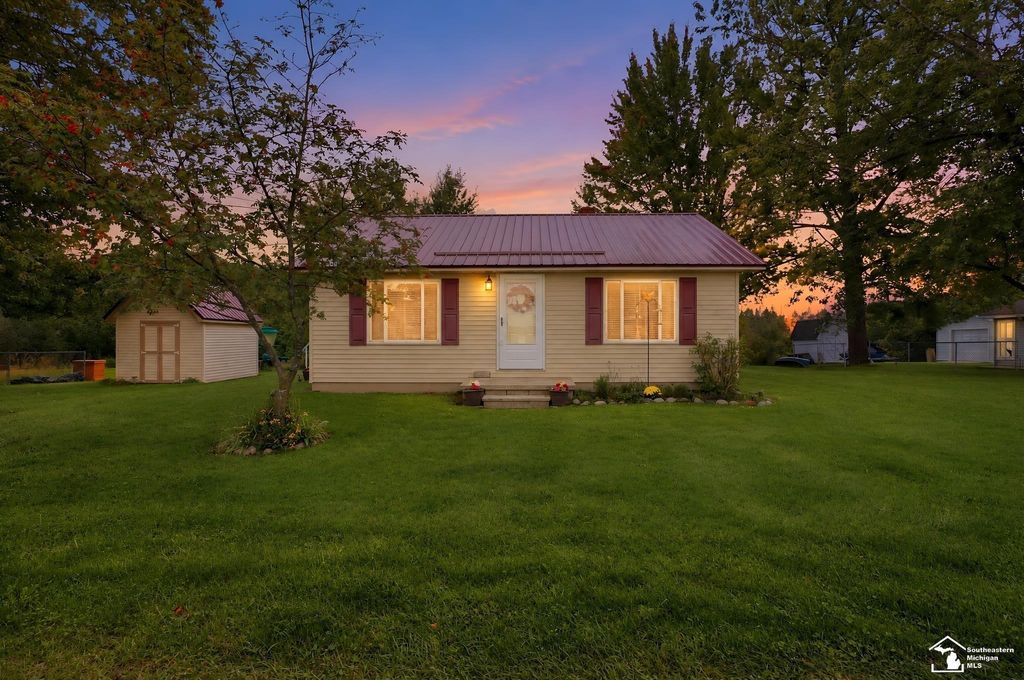 2885 W Lakeside Dr, West Branch