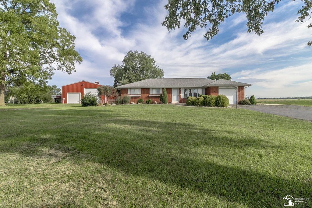 270 E Sterns Rd, Temperance