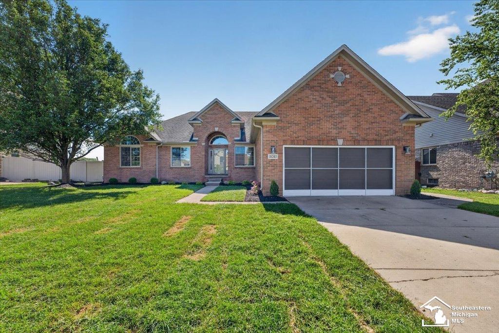 18203 Sunflower Dr, Rockwood