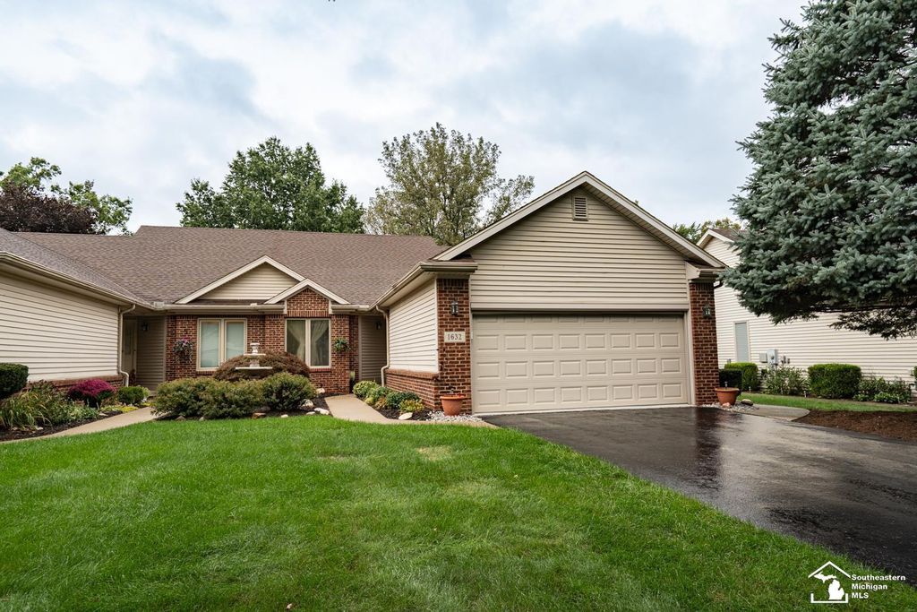 1632 Spruce Ct, Temperance