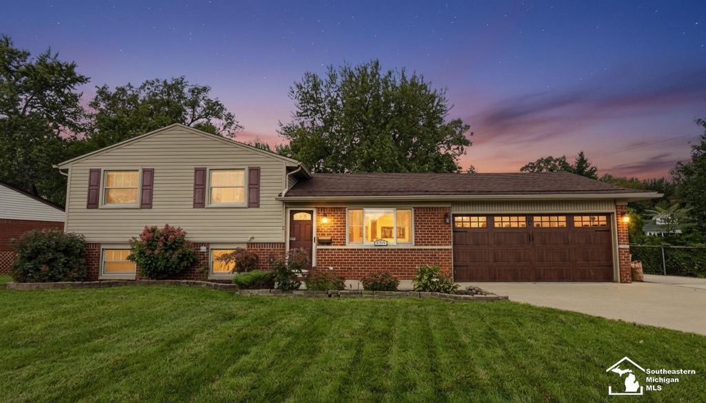 11042 Katherine St, Taylor