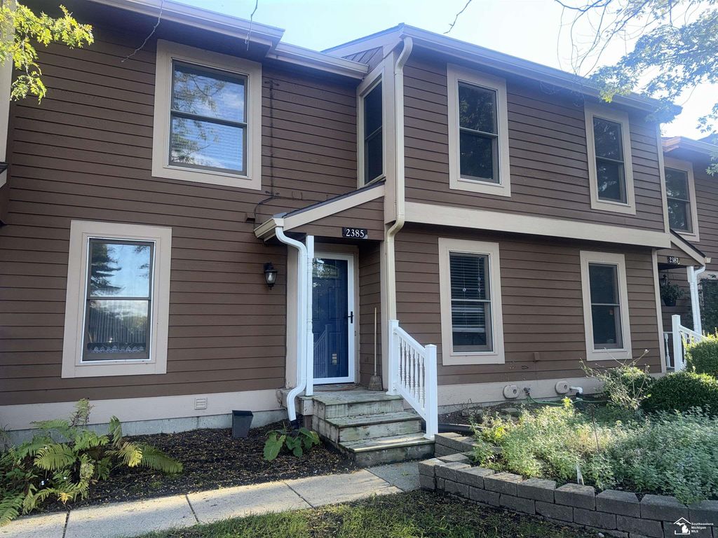 2385 N Wild Blossom Court Cir, East Lansing