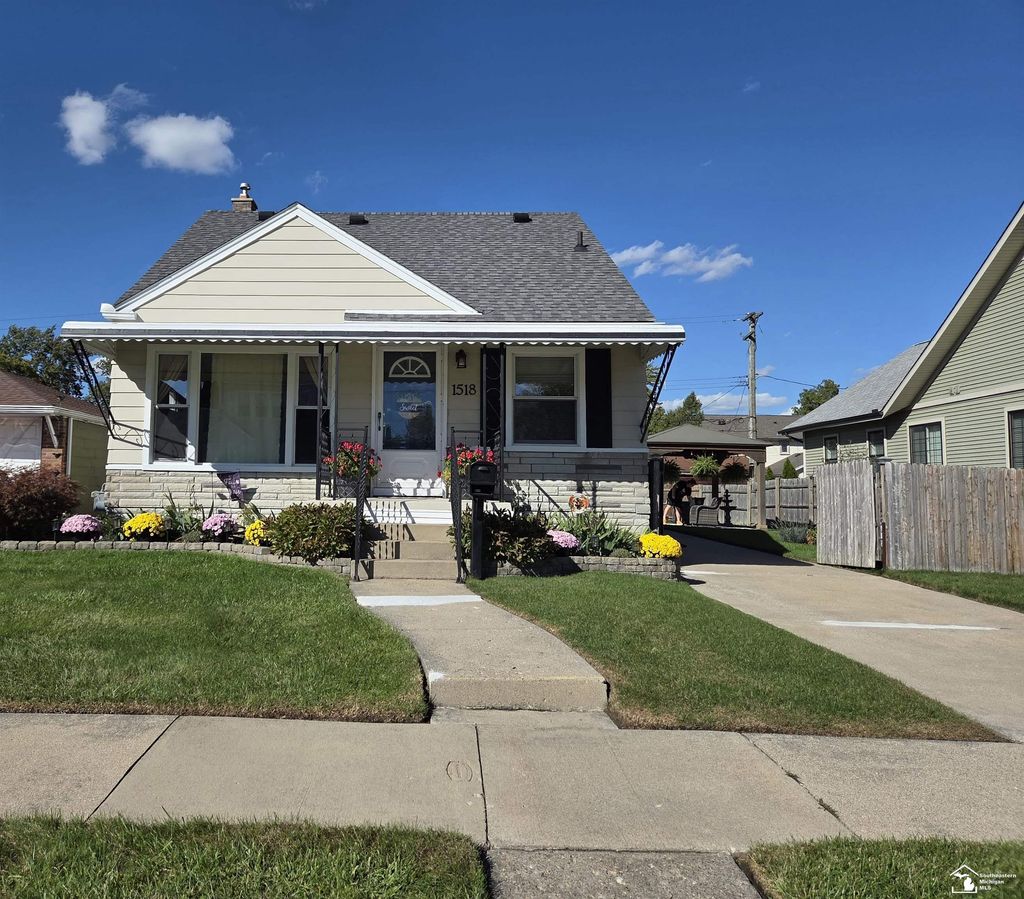 1518 Sycamore St, Wyandotte