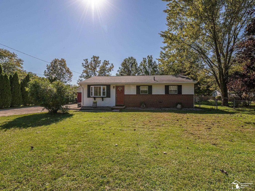 2575 Schafstal Dr, Lambertville