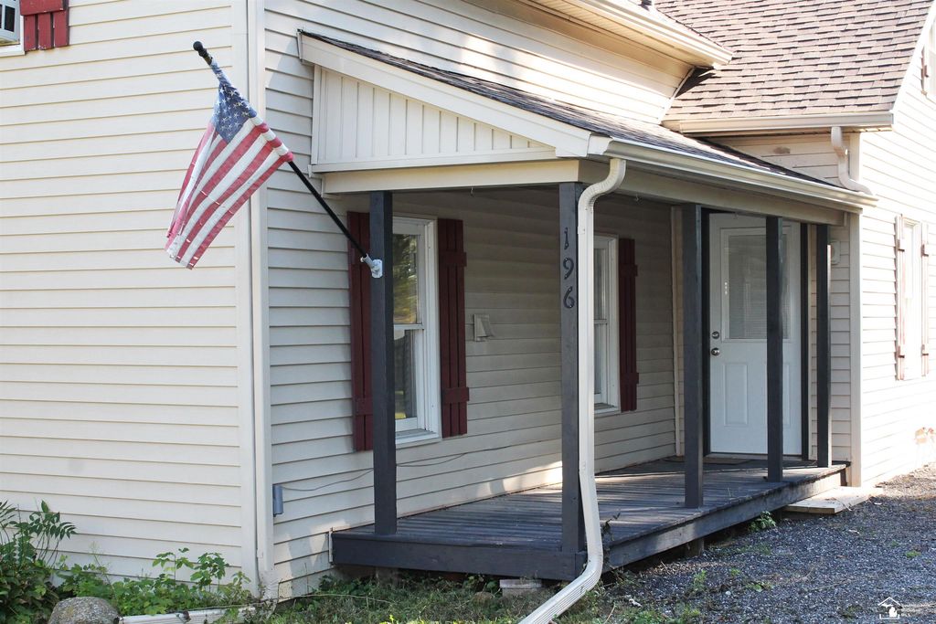 196 E Walnut Rd, Petersburg