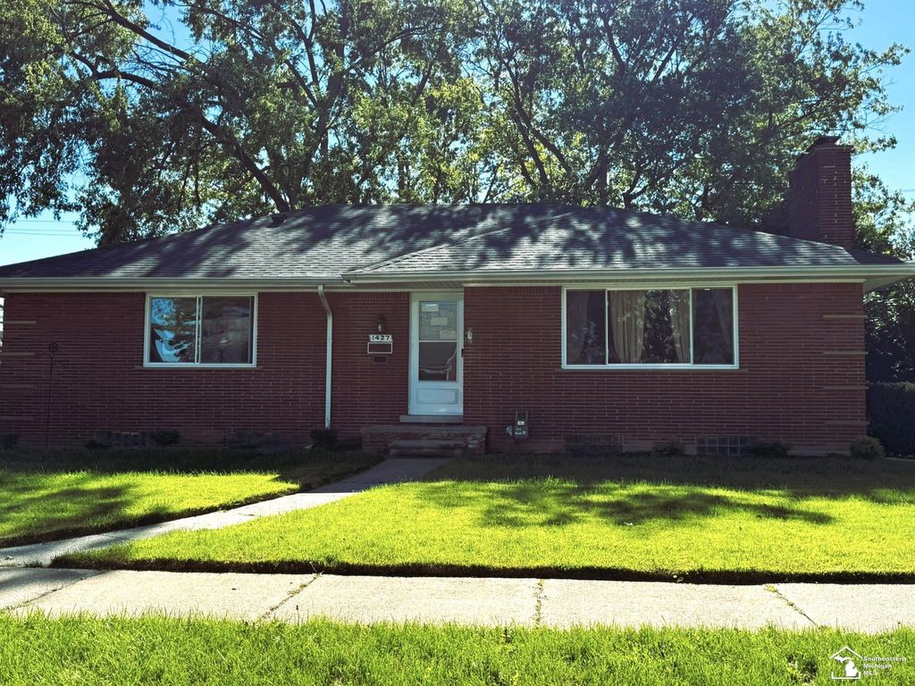 1427 Riverbank St, Lincoln Park