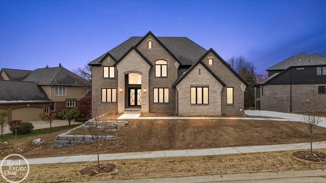 54125 Carrington Dr, Shelby charter township