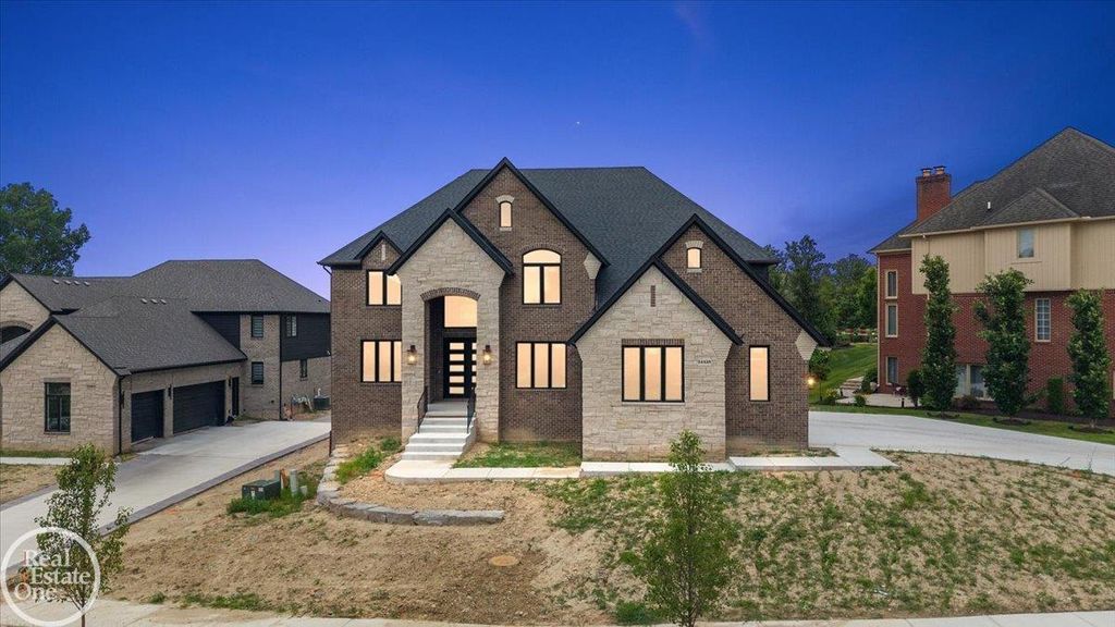 54438 Carrington Dr, Shelby charter township
