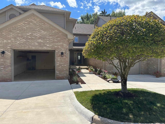 25540 Waterview Dr, Harrison charter township