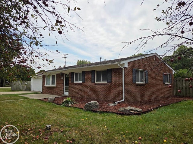 25172 22 Mile Rd, Chesterfield township