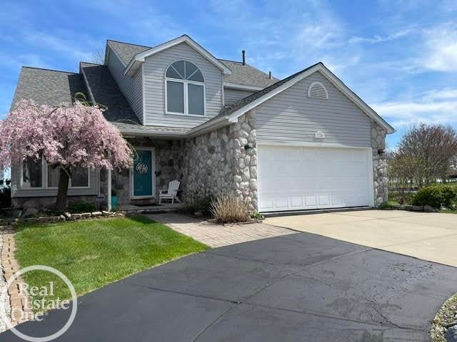 37330 Lakeshore Dr, Harrison charter township