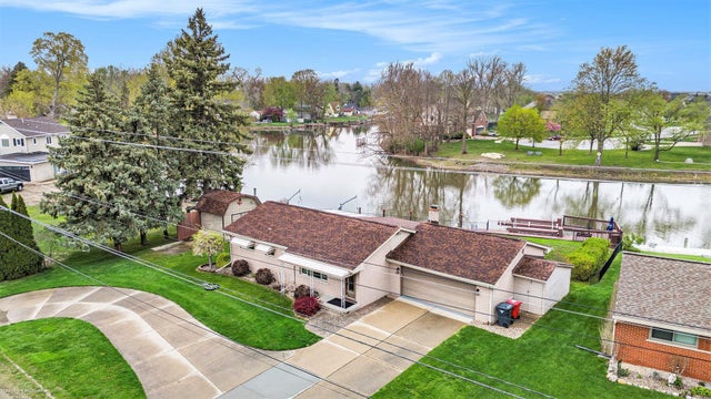 26265 S River Rd, Harrison charter township