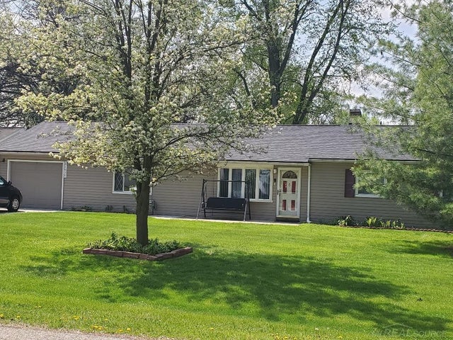 21510 Remick Dr, Clinton charter township