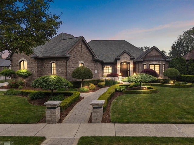 36270 Vita Bella Dr, Clinton charter township