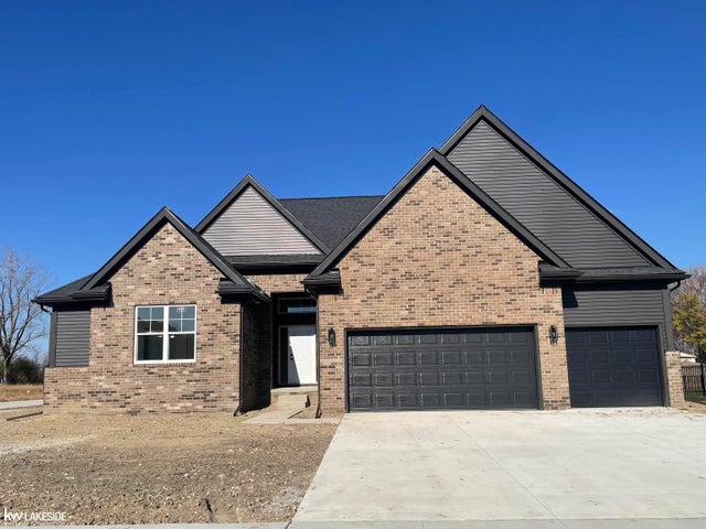 28327 Nadia Ln, Chesterfield township