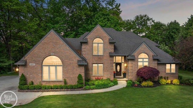 63011 Indian Hills Dr, Washington township