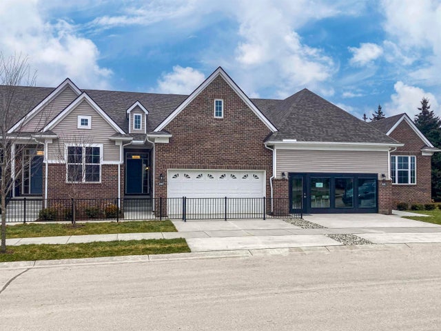 2209 Chase Dr, Hartland township